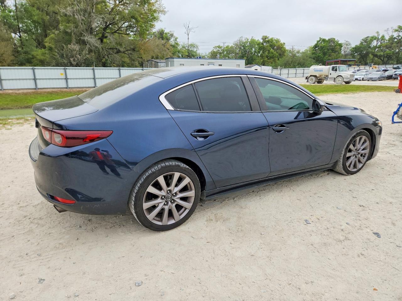 2022 Mazda 3 Select - Фото 3