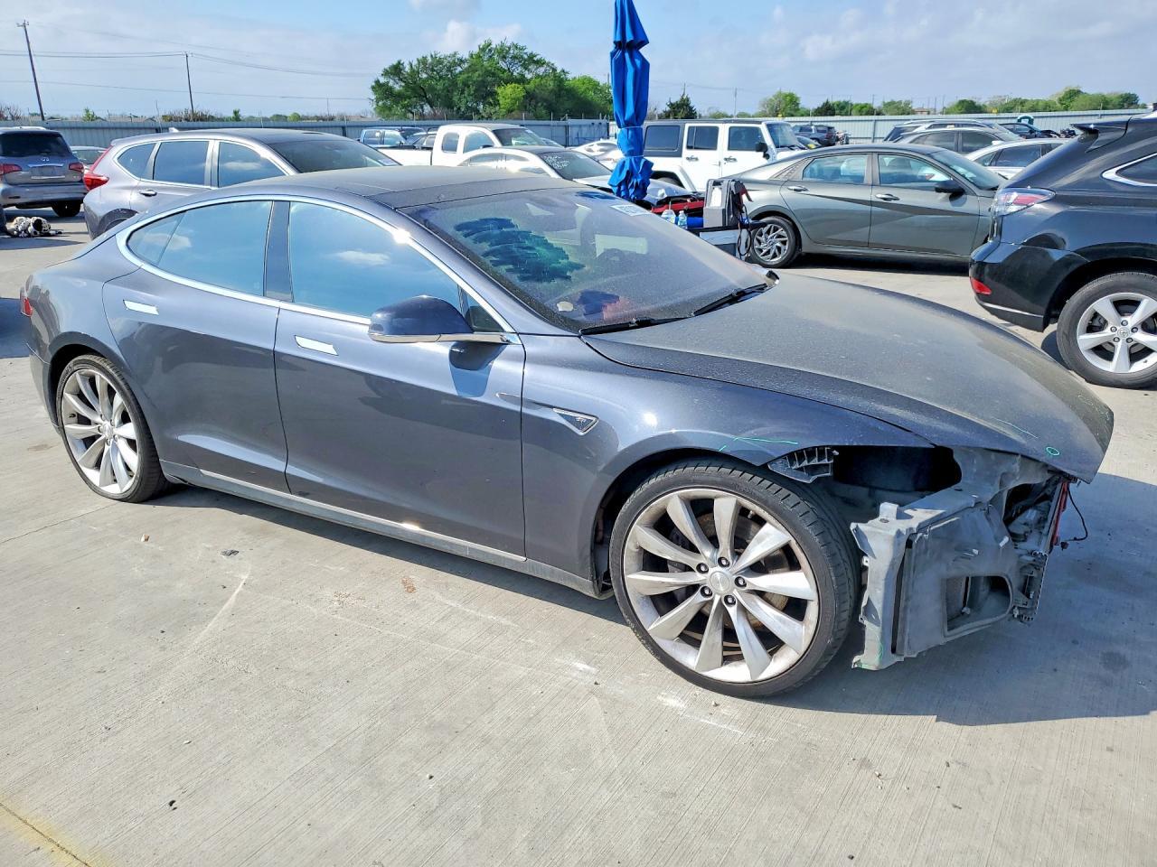 2015 Tesla Model S - Фото 4