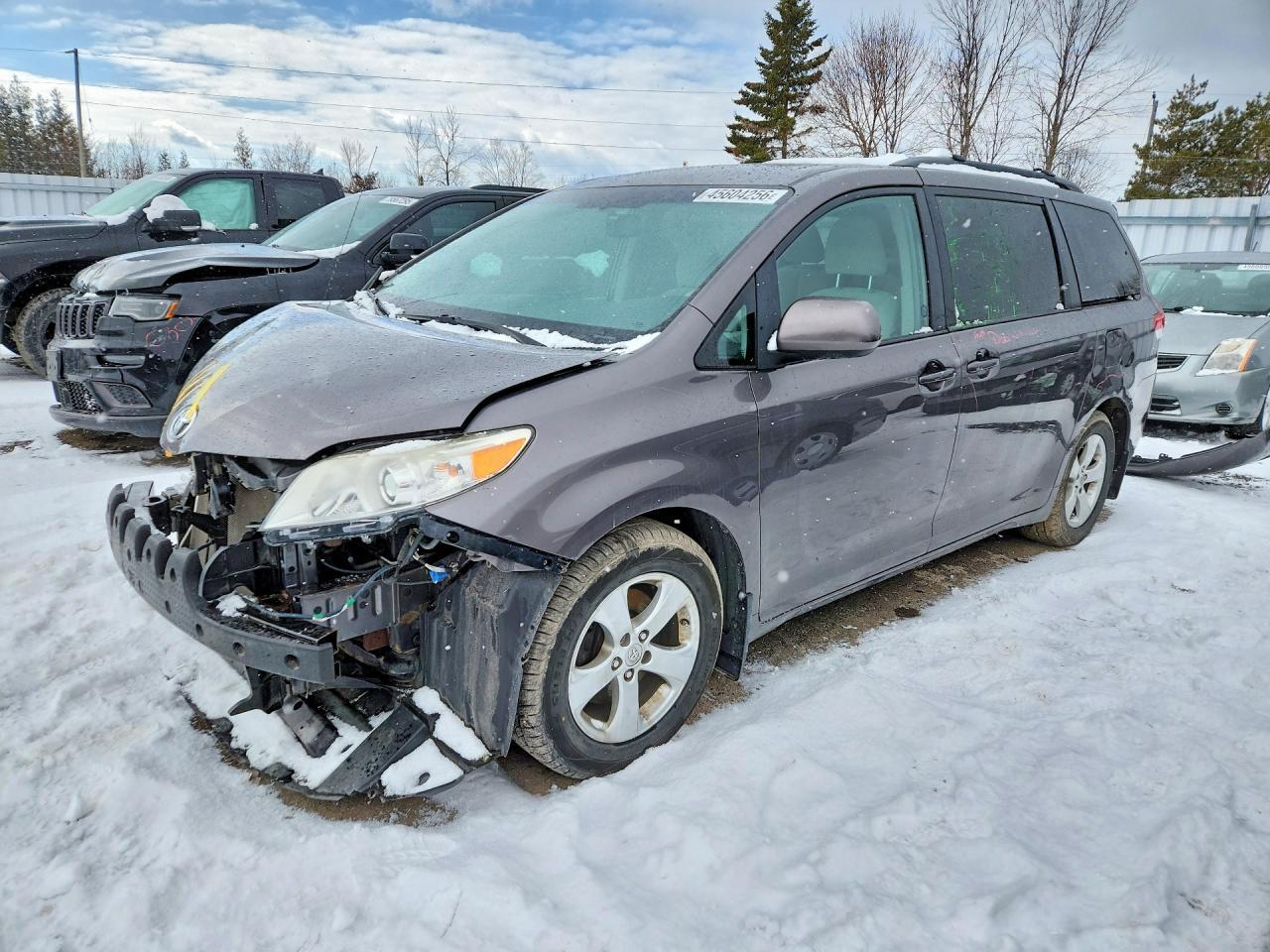 2014 Toyota Sienna Le 8-Passenger