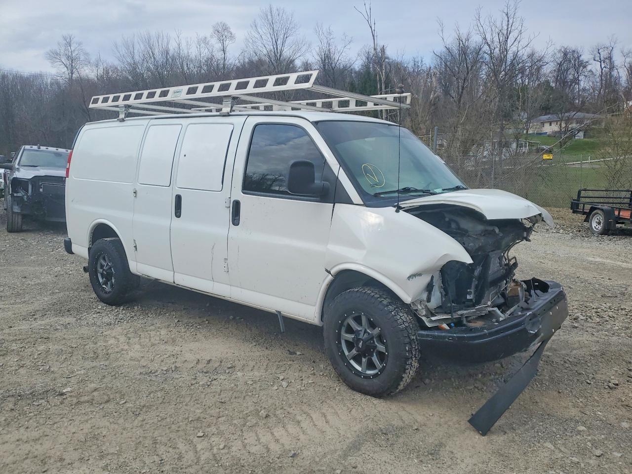 2019 Chevrolet Express 2500 Cargo Utility / Service Van - Фото 4
