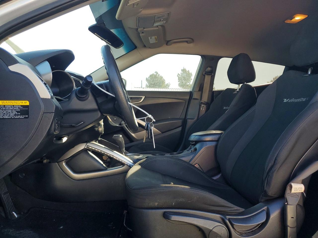 2015 Hyundai Veloster Base - Фото 7