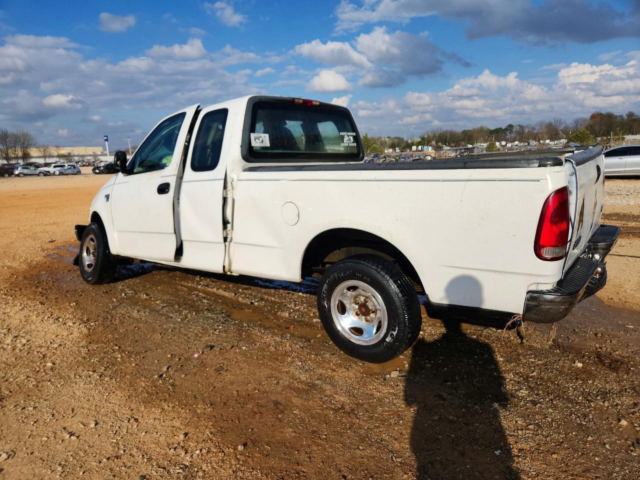2000 Ford F150 - Image 2
