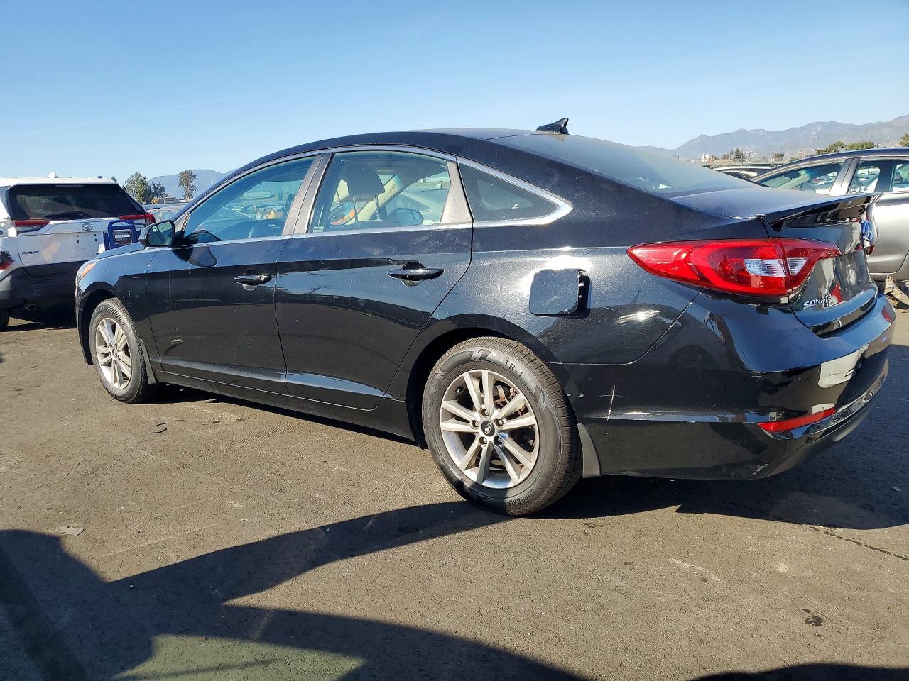 2017 Hyundai Sonata Se - Фото 2