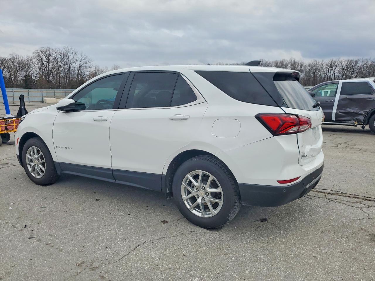 2022 Chevrolet Equinox Lt - Image 2