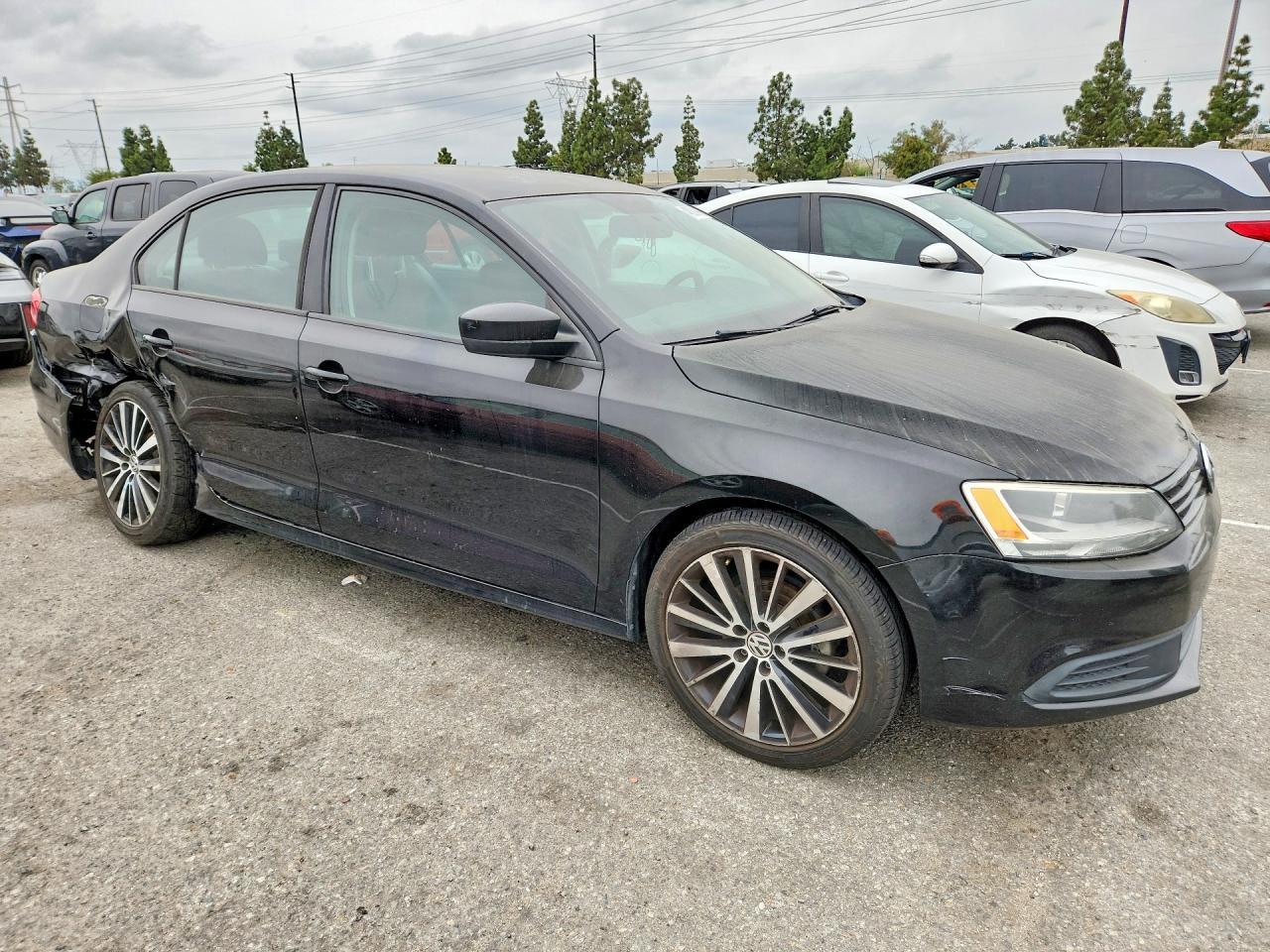 2014 Volkswagen Jetta Base - Image 4