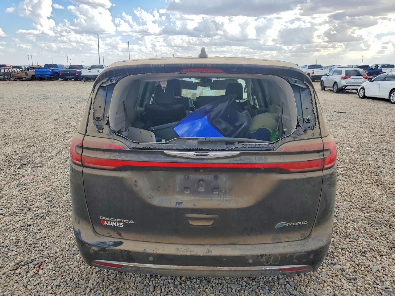 2022 Chrysler Pacifica Hybrid Touring L - Image 6