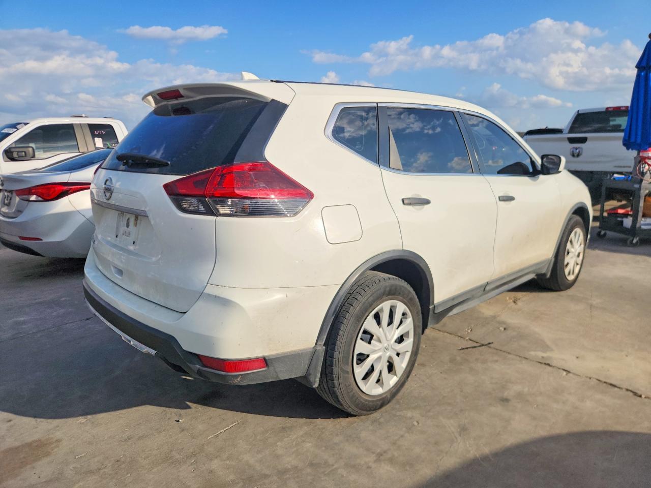 2020 Nissan Rogue - Фото 3
