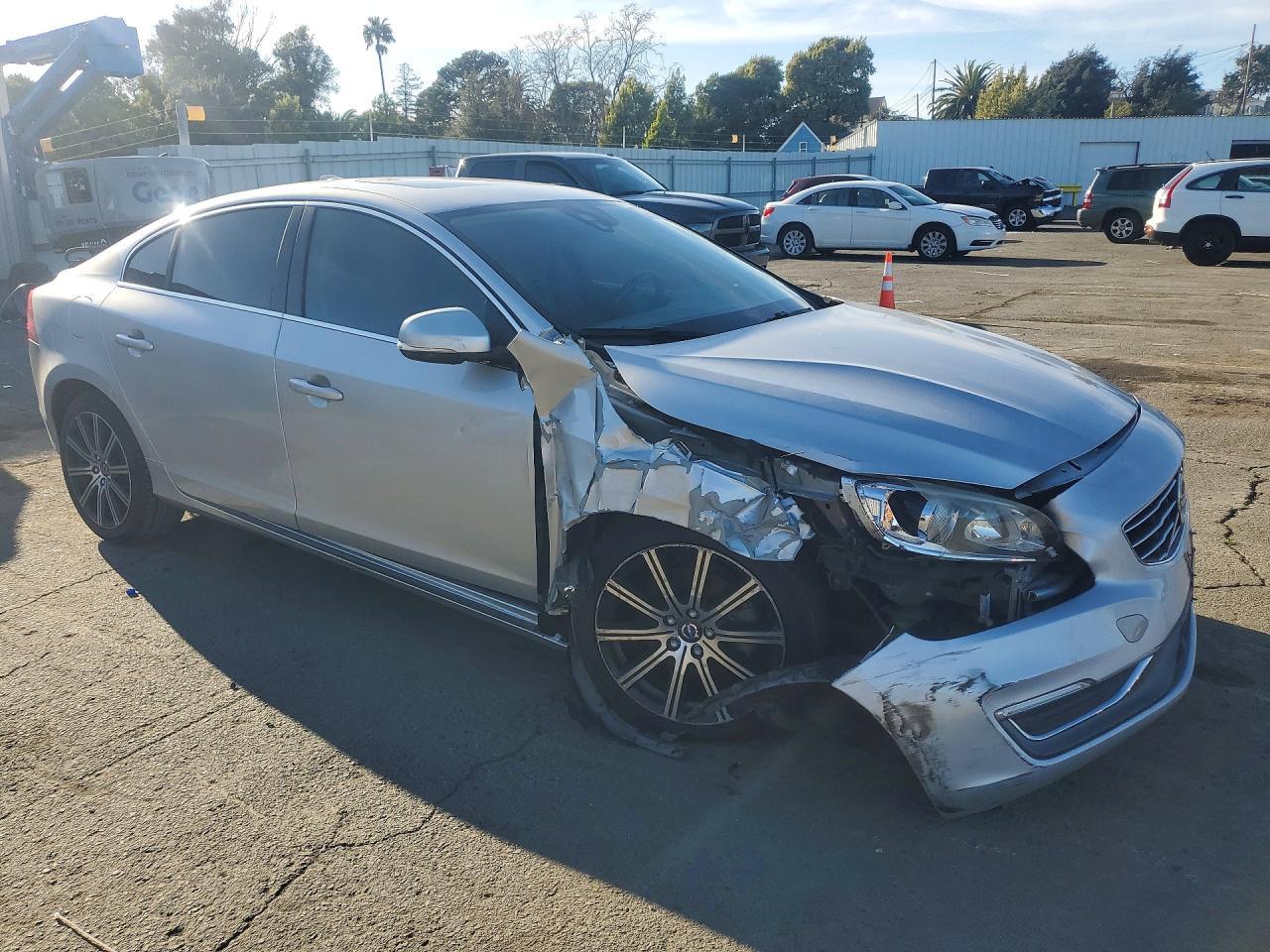 2016 Volvo S60 Premier - Фото 4