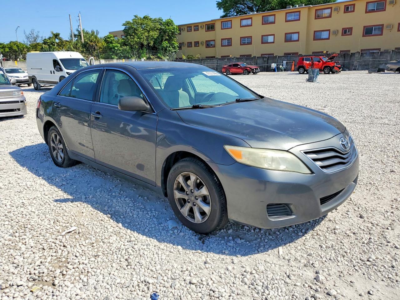 2010 Toyota Camry Le - Фото 4