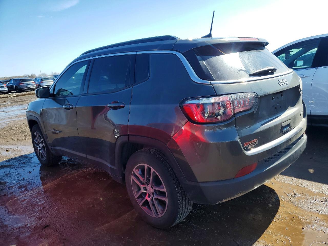 2017 Jeep Compass Latitude - Image 2