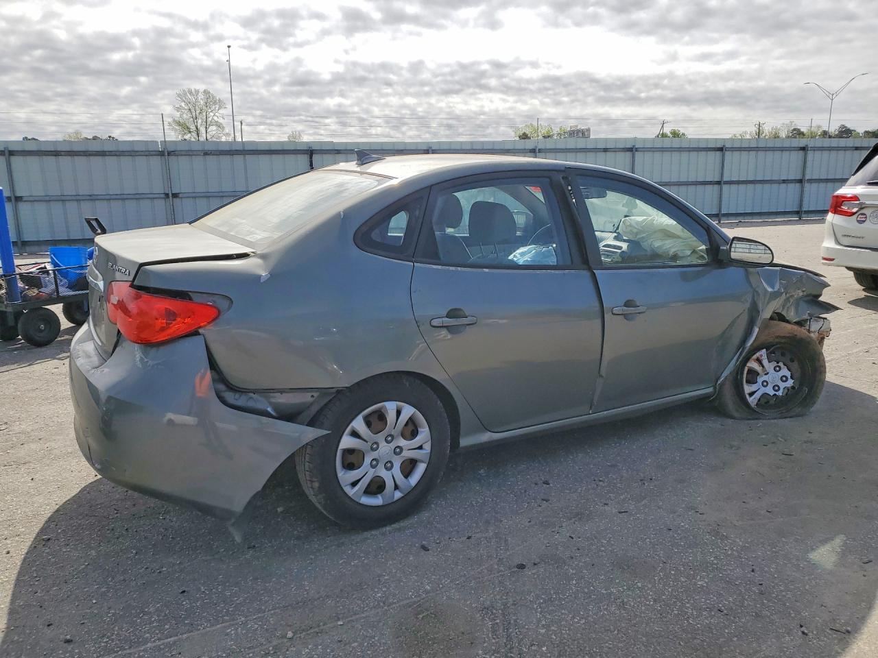 2010 Hyundai Elantra Gls - Image 3