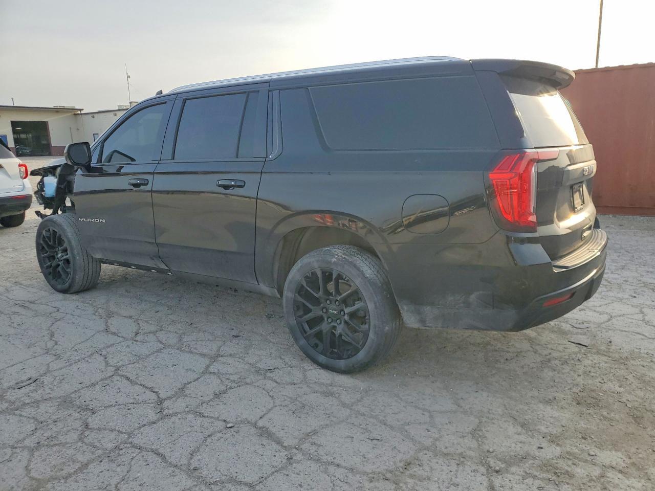 2023 GMC Yukon Xl K1500 Sle - Image 2