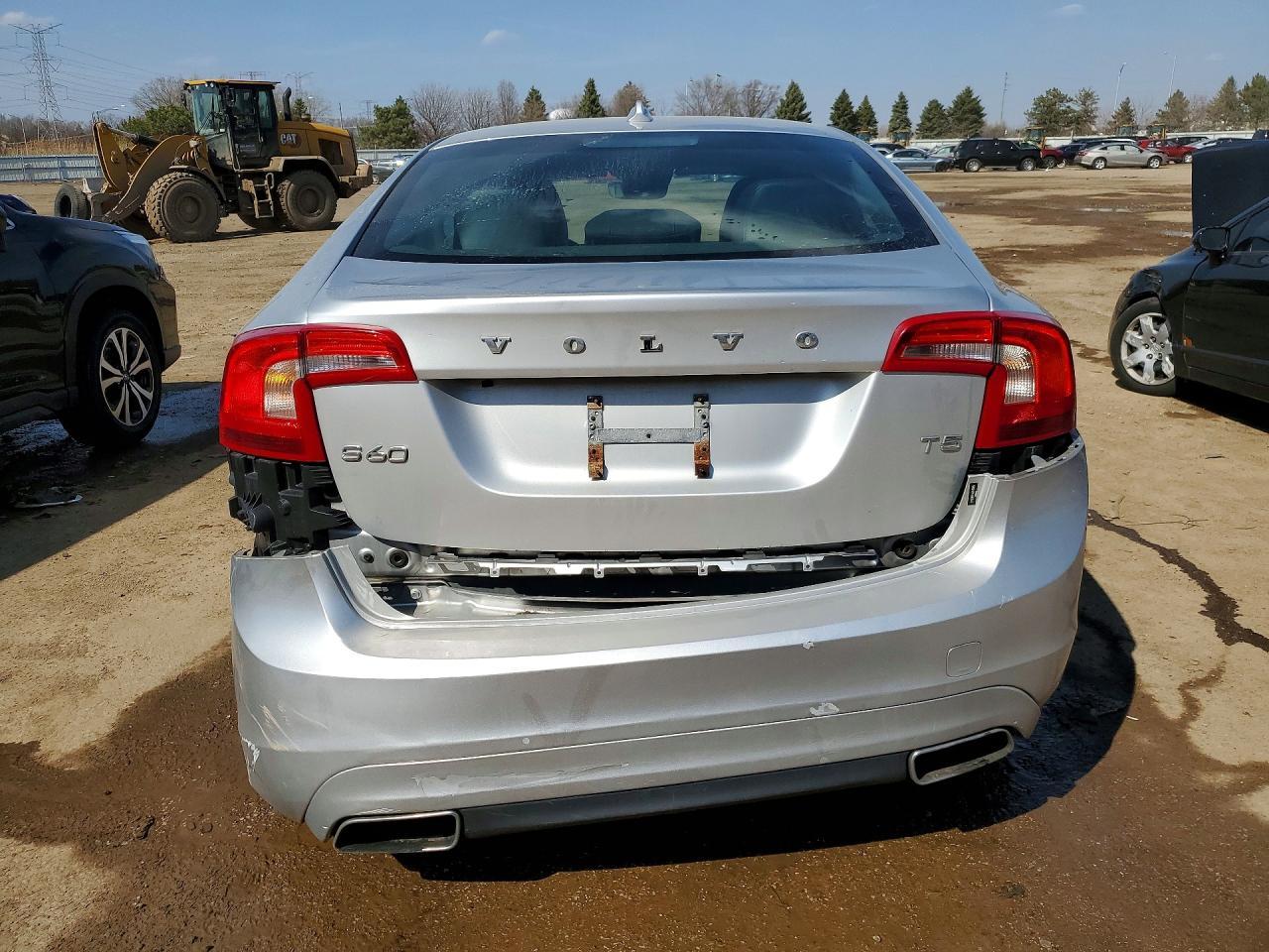 2016 Volvo S60 Premier - Фото 6