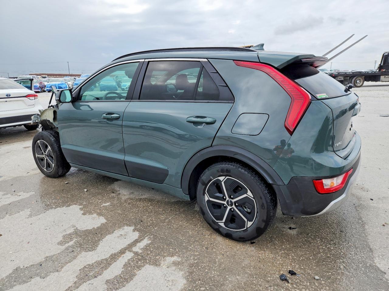 2025 Kia Niro Ex - Image 2