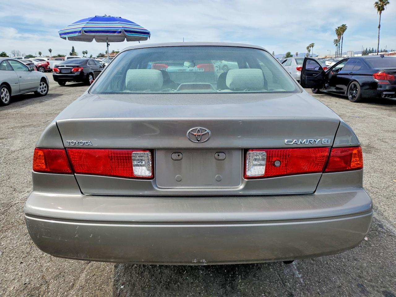 2000 Toyota Camry Ce - Фото 6