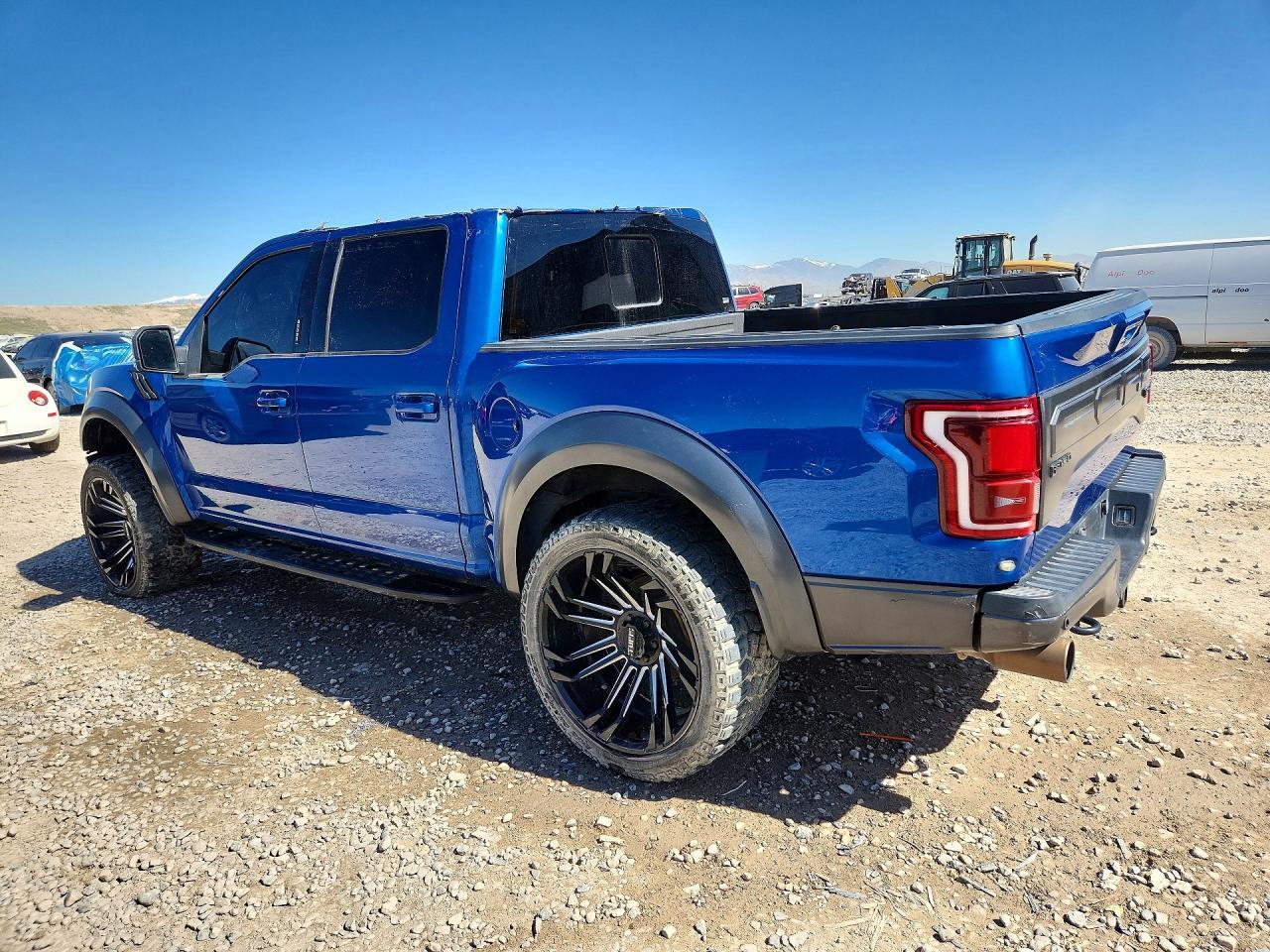 2017 Ford F150 Raptor - Фото 2