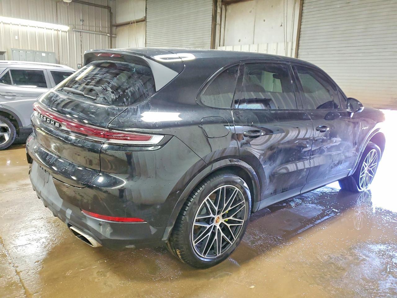 2025 Porsche Cayenne E-Hybrid - Фото 3