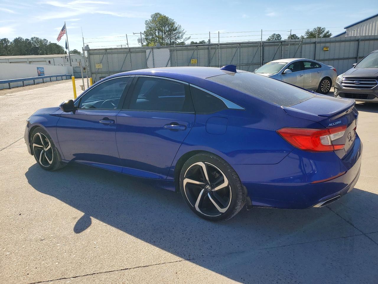 2018 Honda Accord Sport - Image 2