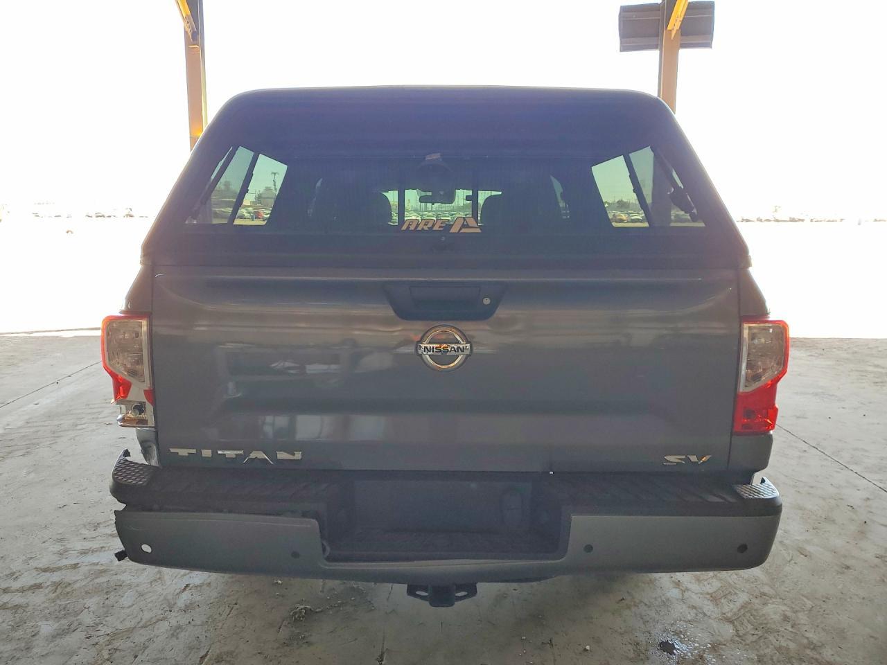 2021 Nissan Titan Sv - Image 6