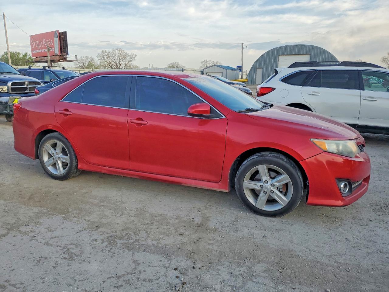 2014 Toyota Camry Se - Image 4