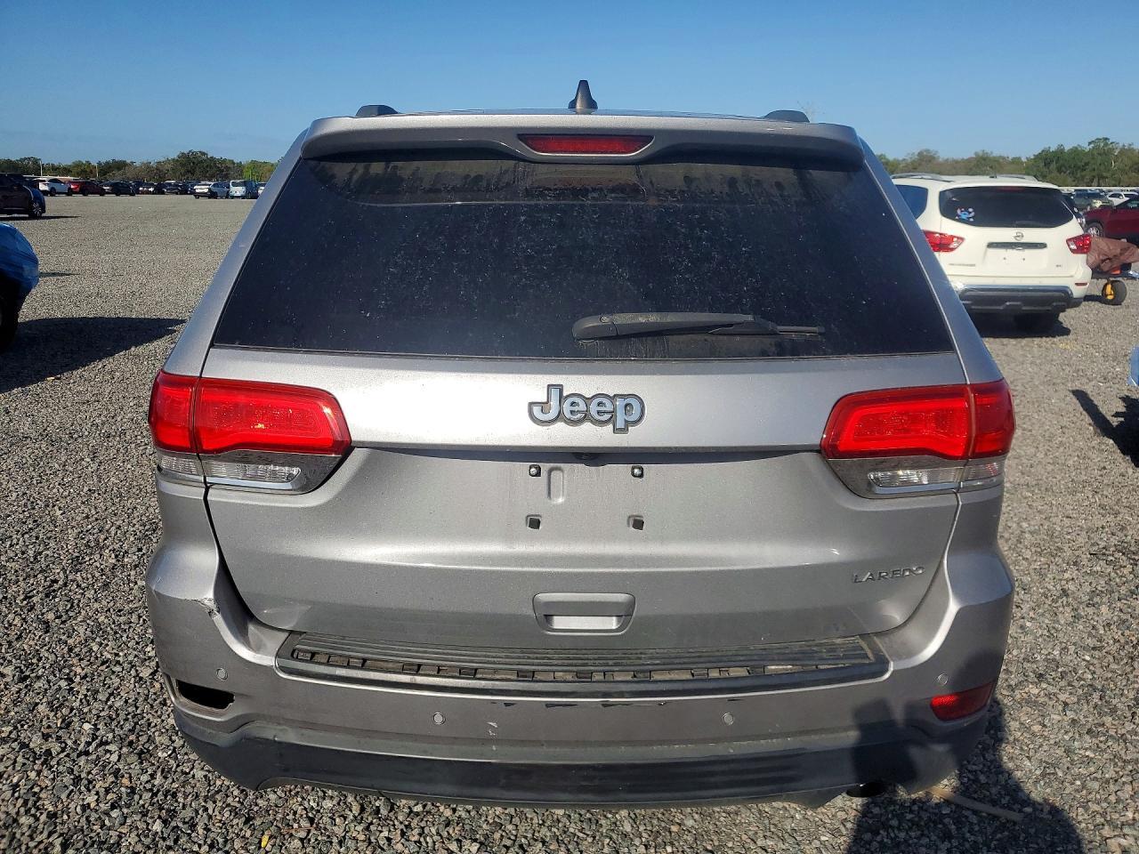 2019 Jeep Grand Cherokee Laredo - Image 6