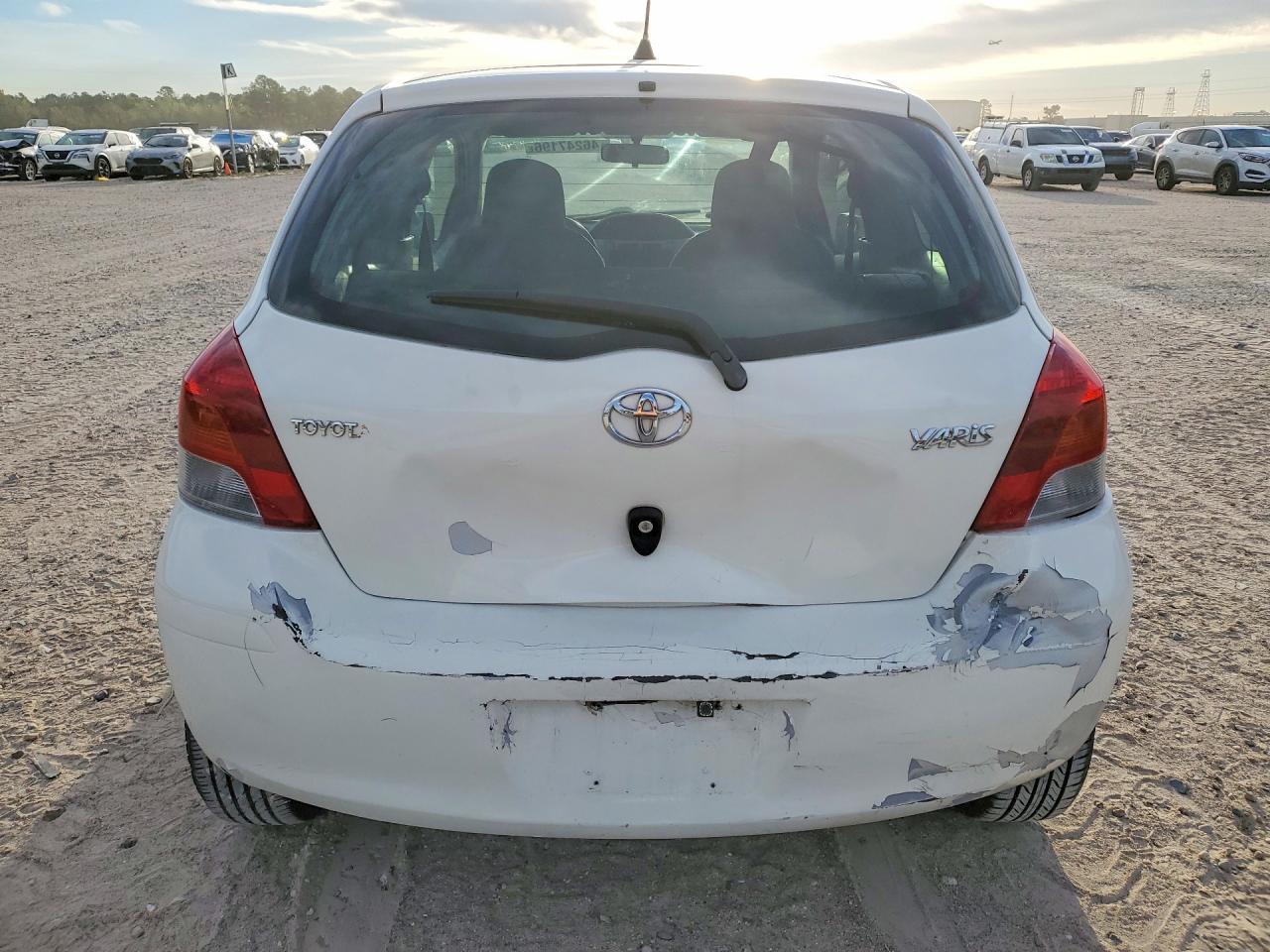 2010 Toyota Yaris Base - Image 6
