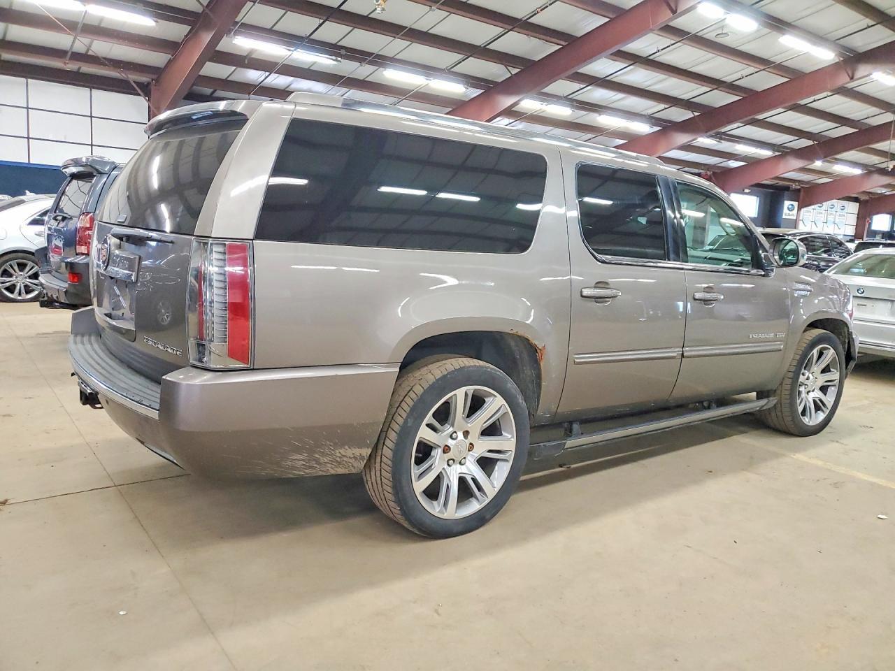 2013 Cadillac Escalade Esv Premium - Фото 3