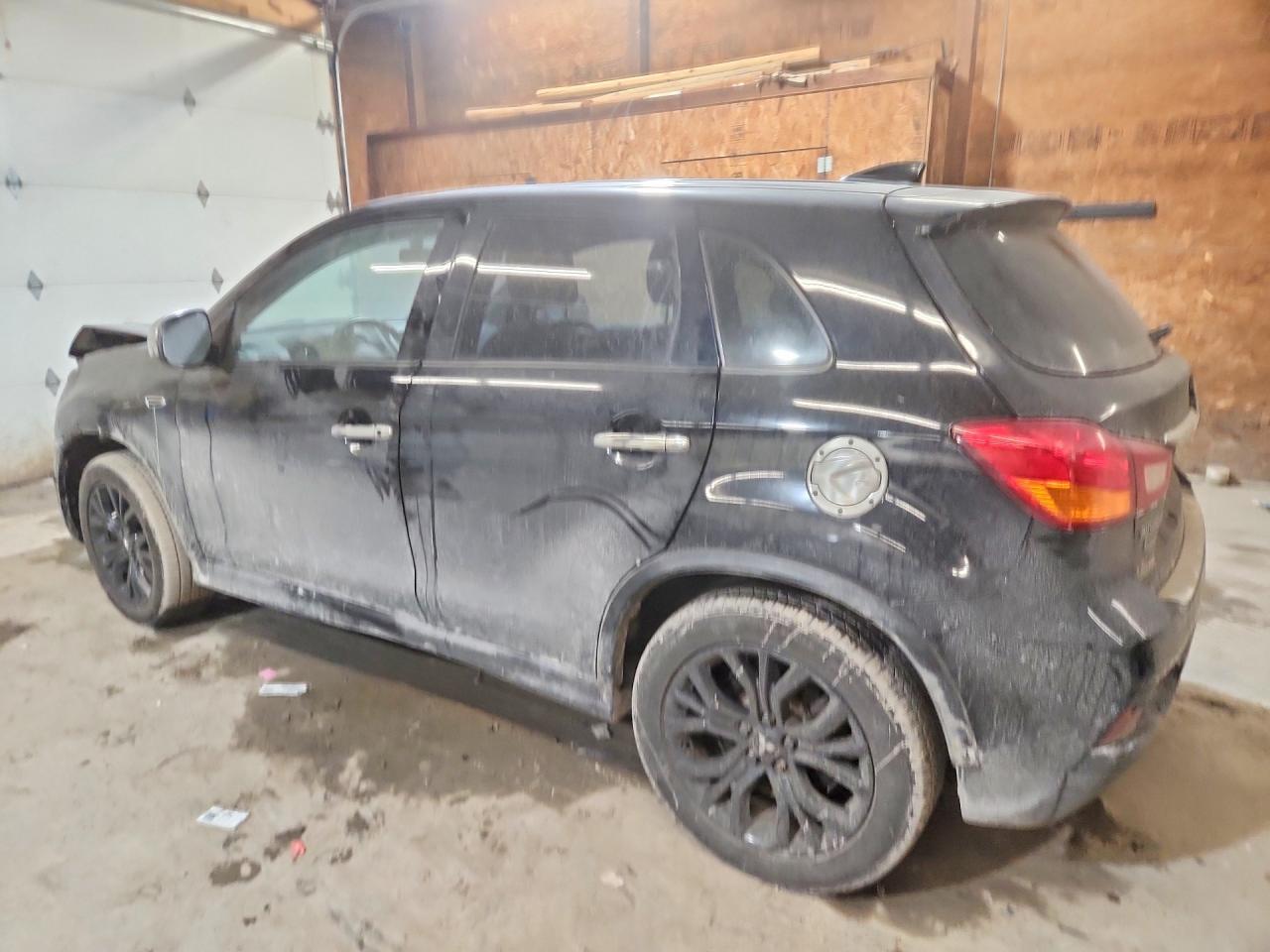 2019 Mitsubishi Outlander Sport Es - Image 2