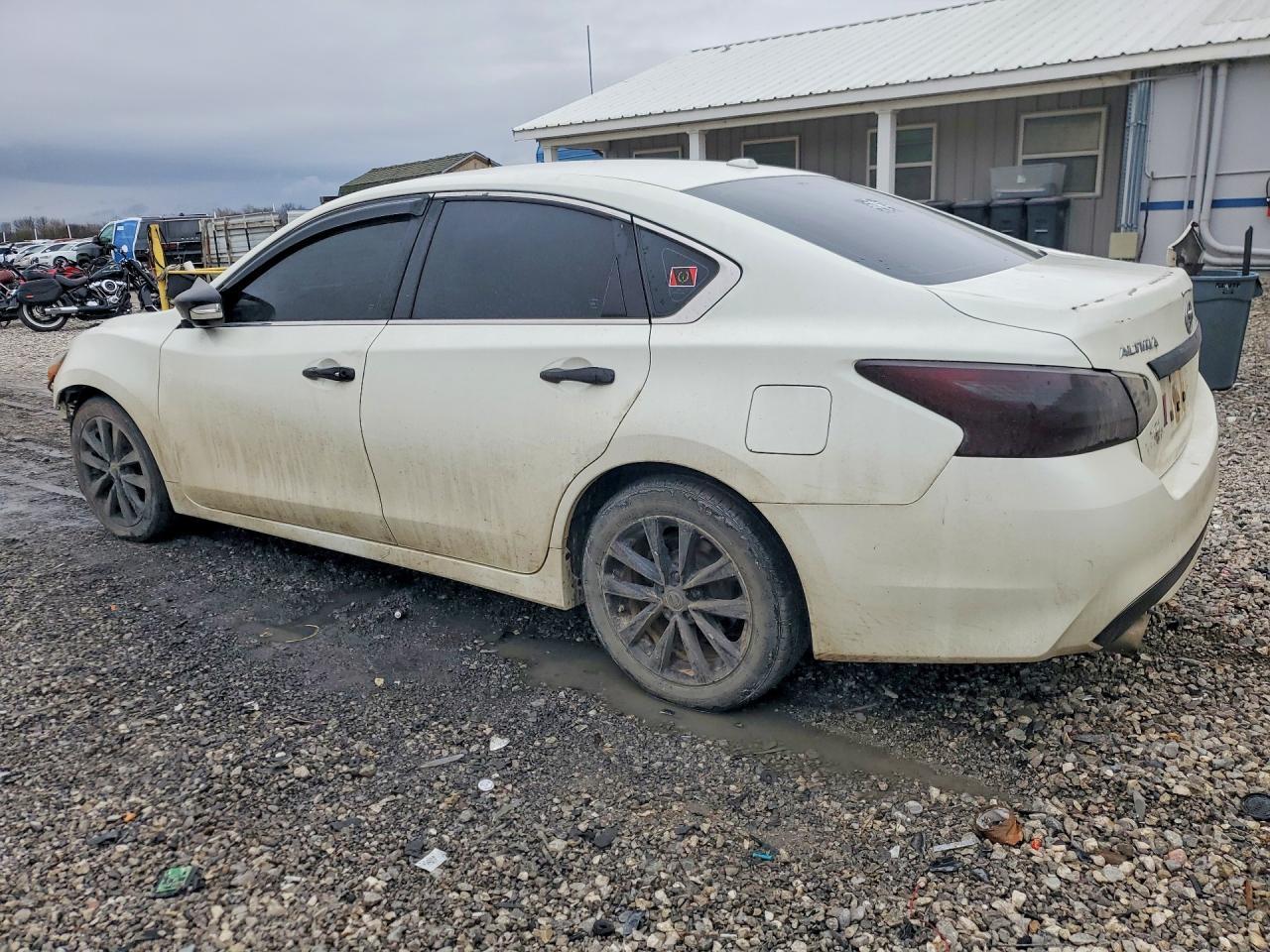 2016 Nissan Altima 2.5 - Image 2