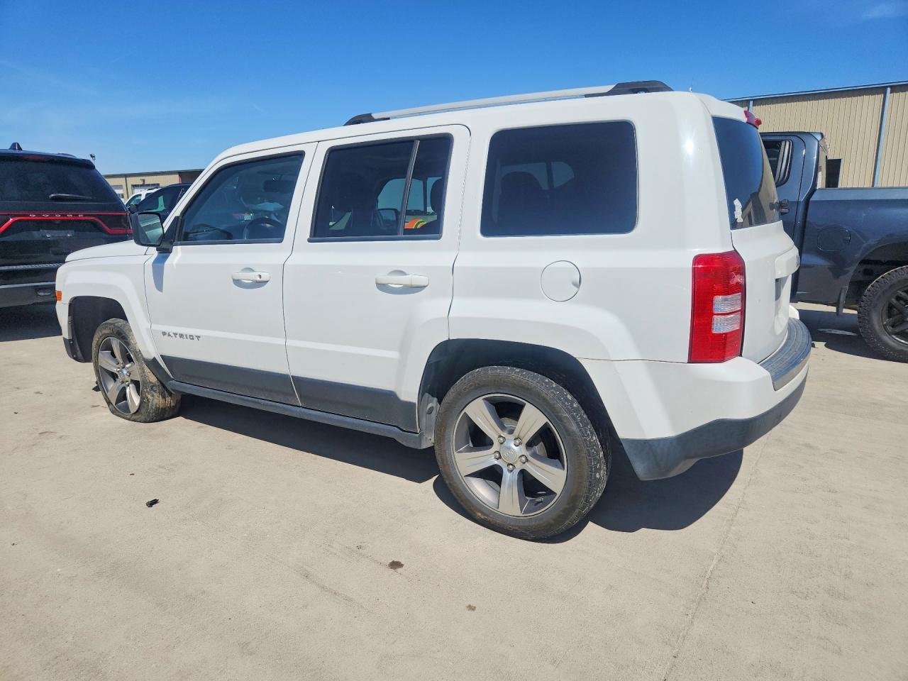 2016 Jeep Patriot Latitude - Image 2