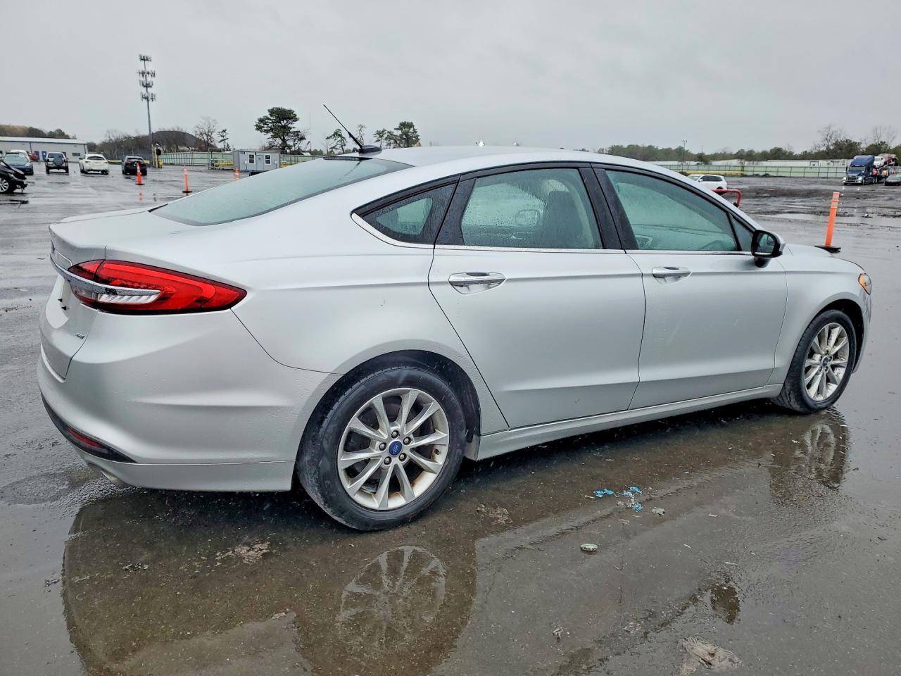 2017 Ford Fusion Se - Фото 3