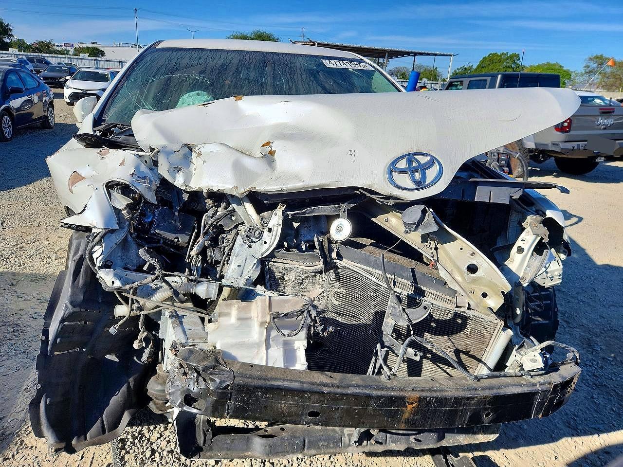 2013 Toyota Venza Le - Image 5