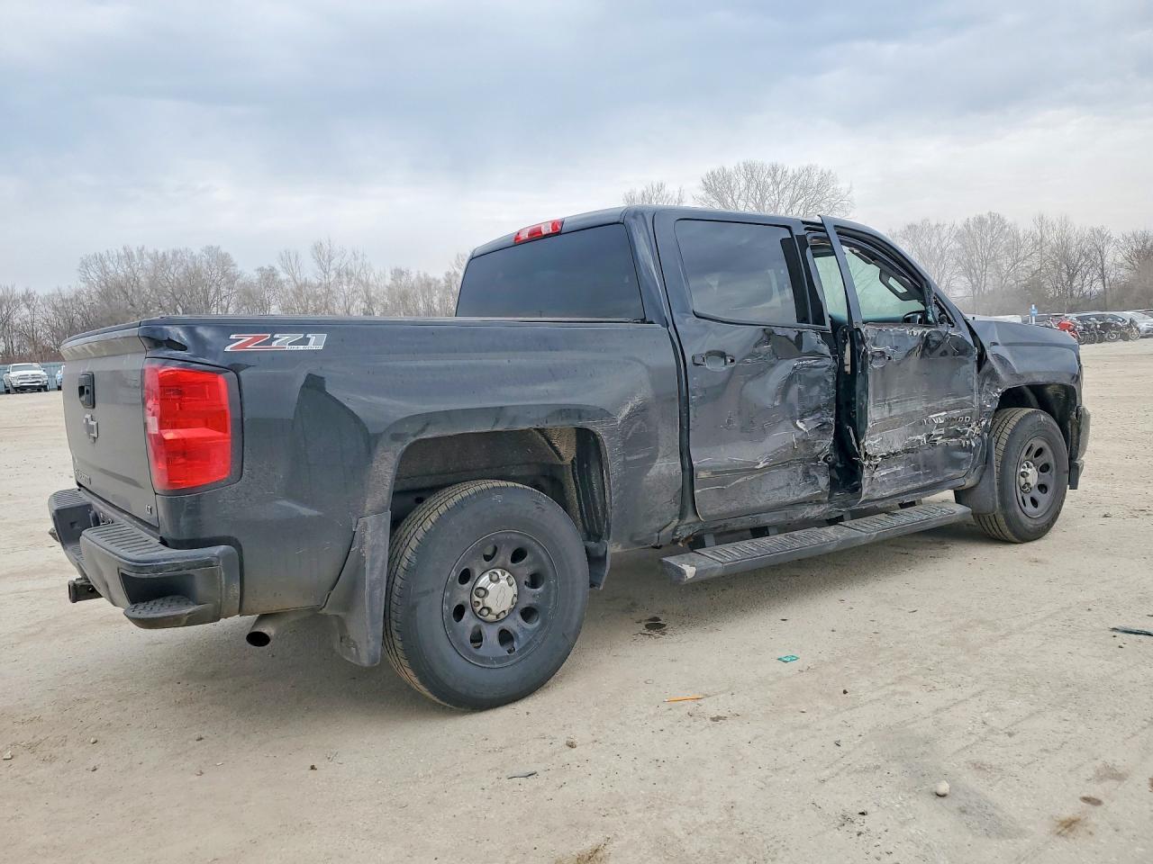 2017 Chevrolet Silverado K1500 Lt - Image 3