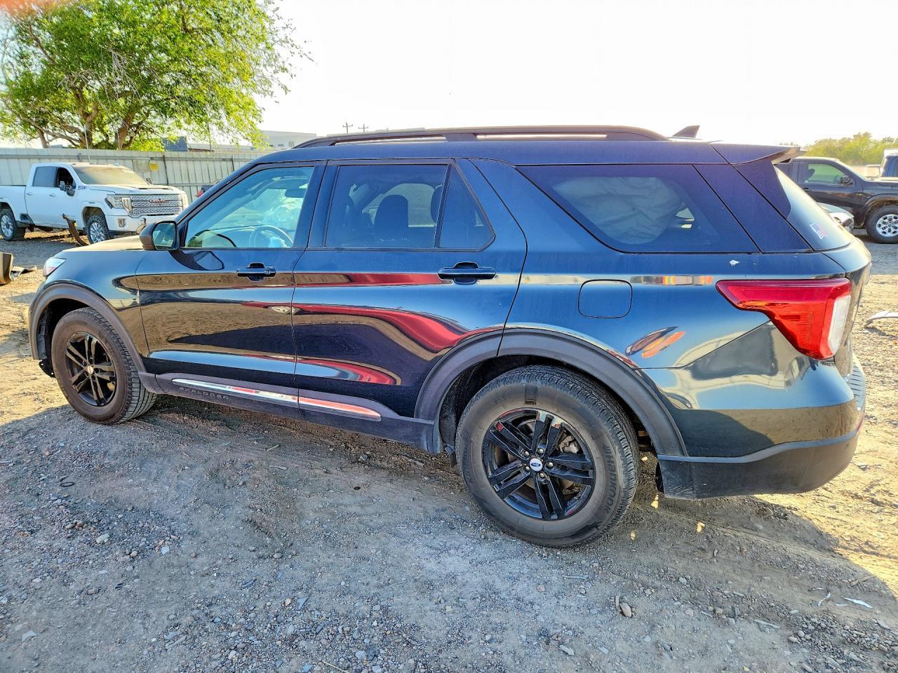 2023 Ford Explorerxl - Image 2