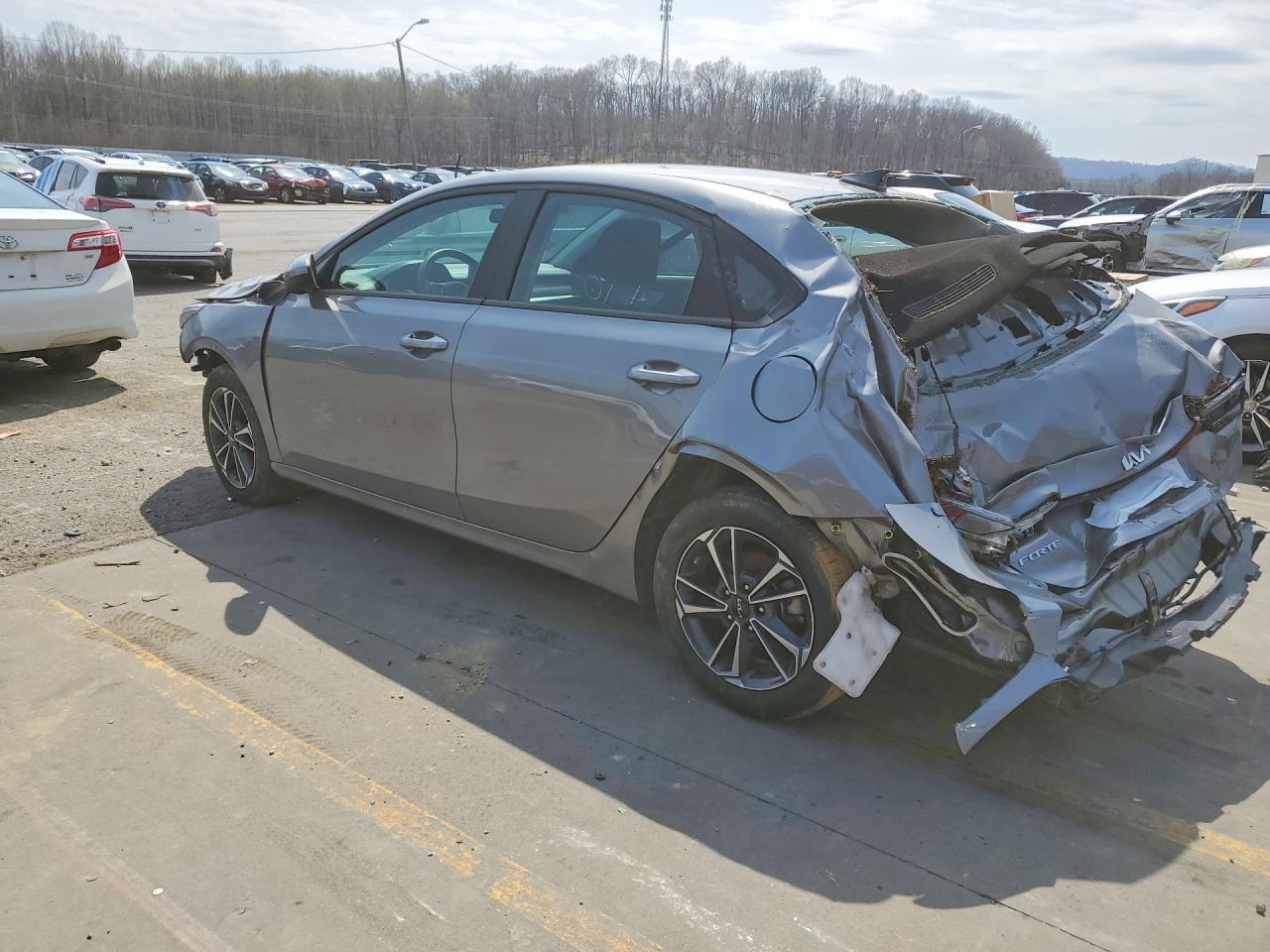 2024 Kia Forte Lxs - Фото 2