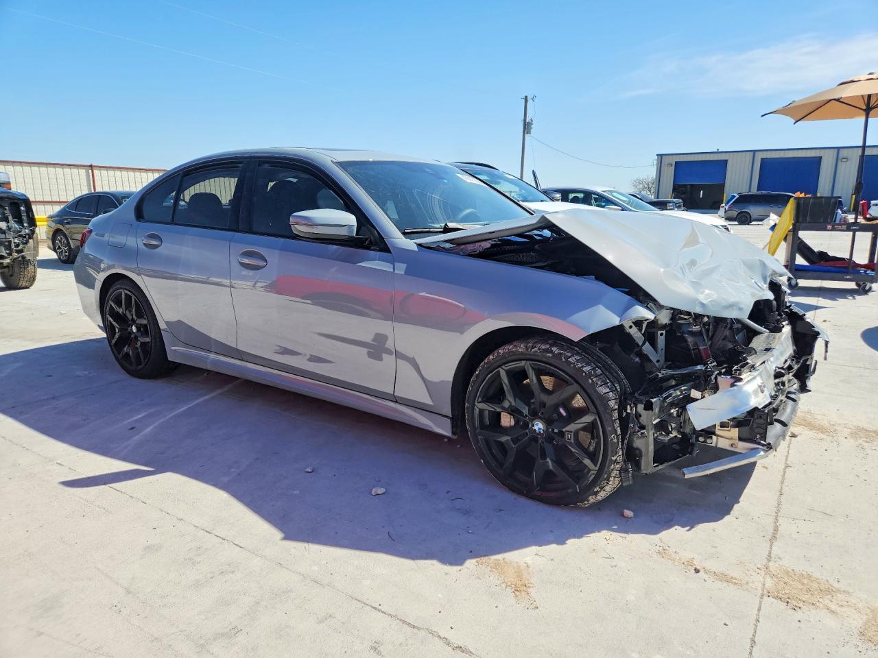 2026 BMW 330I - Фото 4