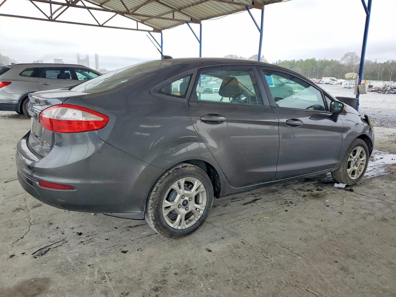 2016 Ford Fiesta Se - Image 3