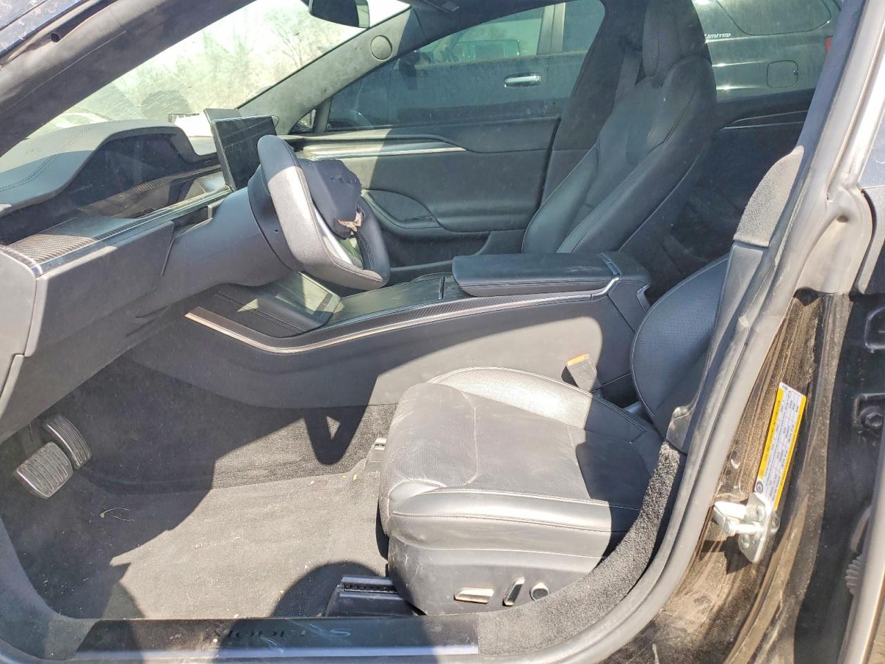 2022 Tesla Model S - Image 7