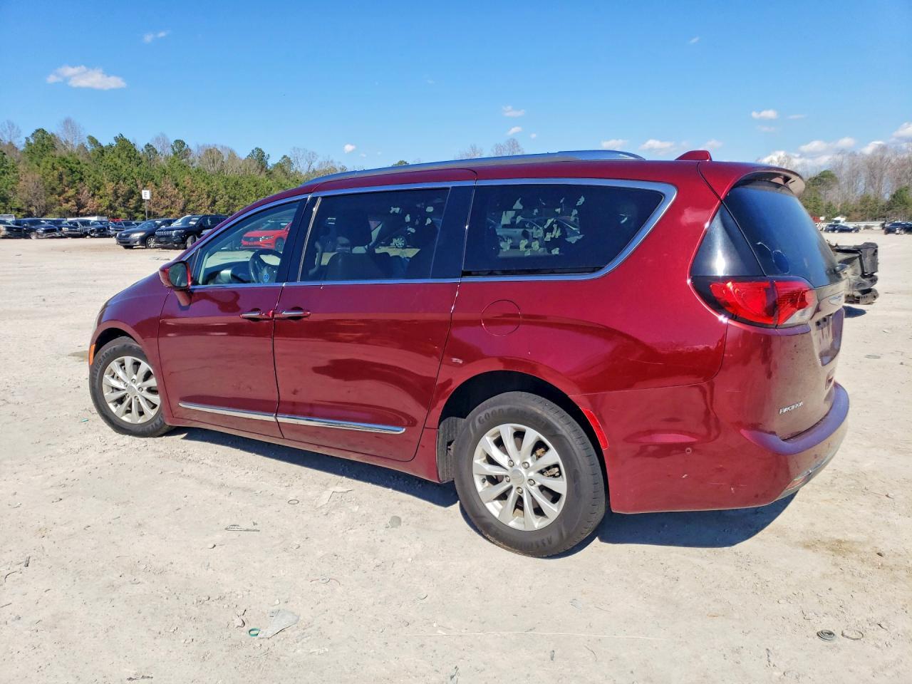 2018 Chrysler Pacifica Touring L - Фото 2