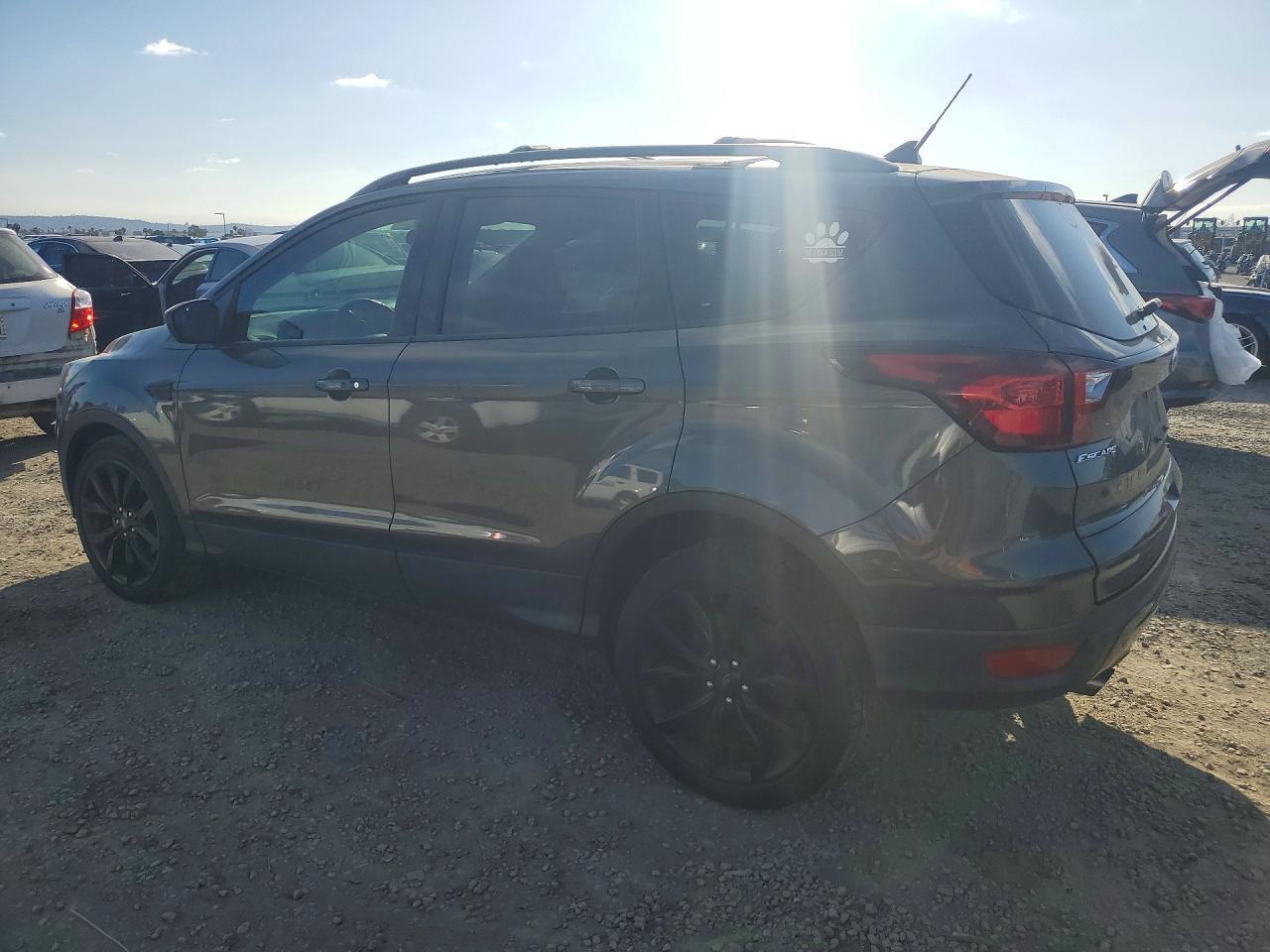 2019 Ford Escape Se - Фото 2