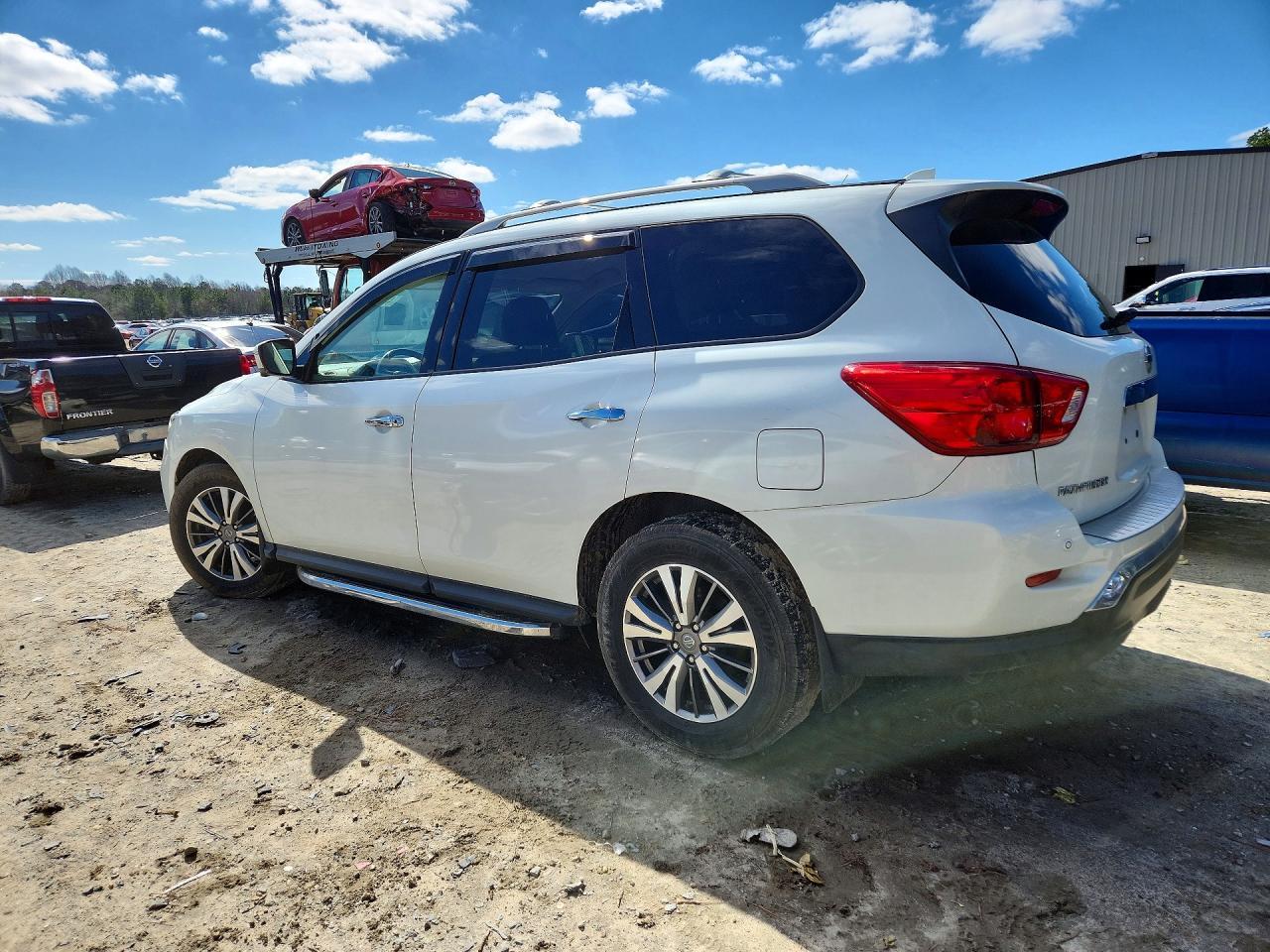 2020 Nissan Pathfinder Sl - Фото 2