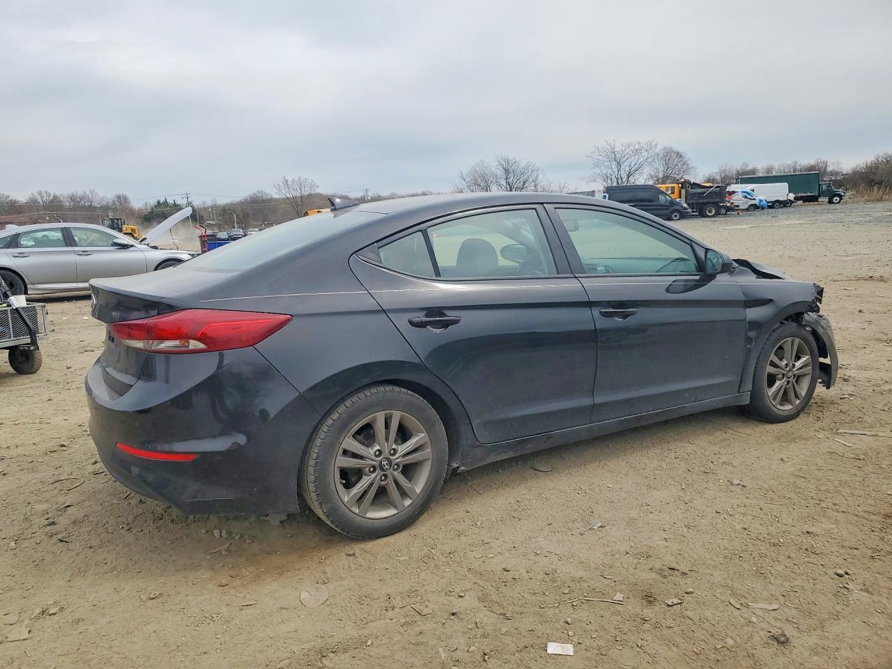 2018 Hyundai Elantra Sel - Фото 3