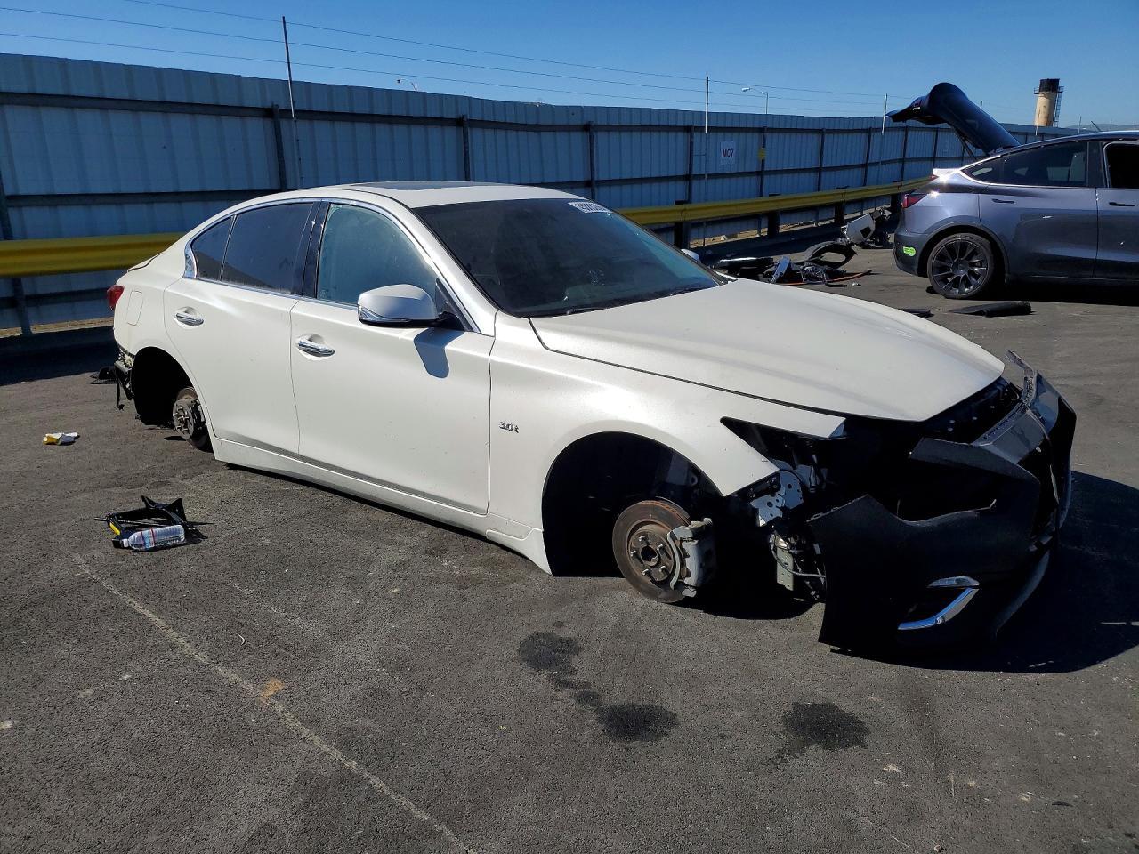 2019 Infiniti Q50 3.0T Luxe - Фото 4