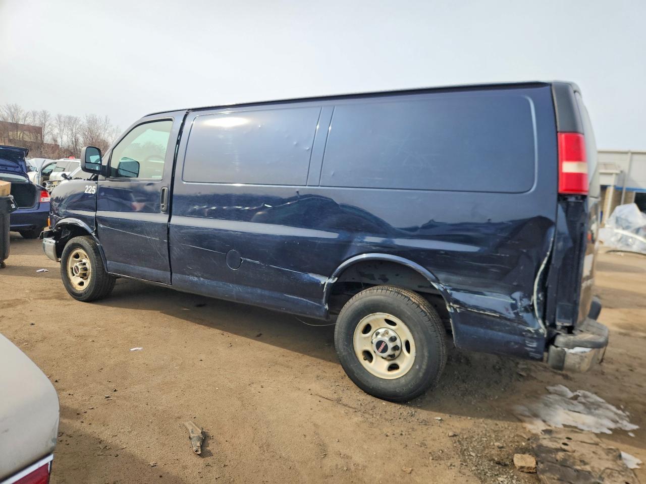 2012 GMC Savana G2500 Delivery Van - Image 2