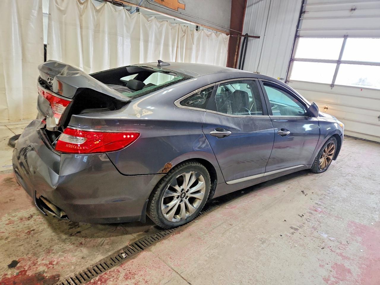 2012 Hyundai Azera Base - Image 3