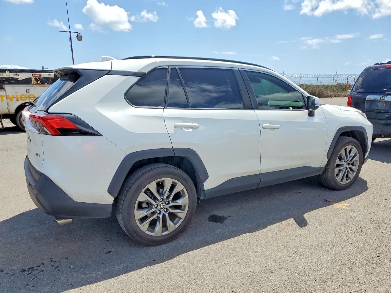 2024 Toyota Rav4 Xle Premium - Фото 3