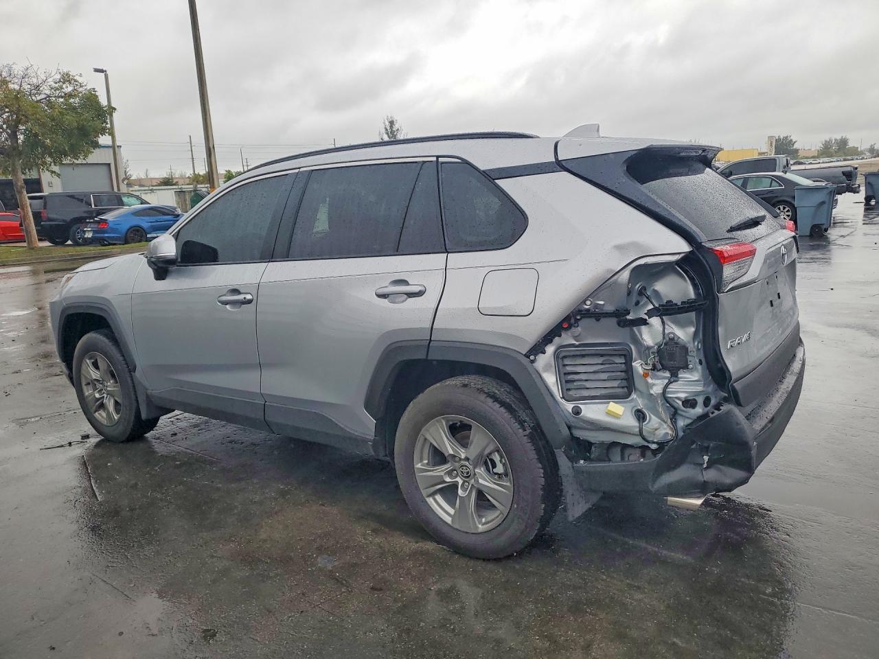 2025 Toyota Rav4 Xle - Image 2