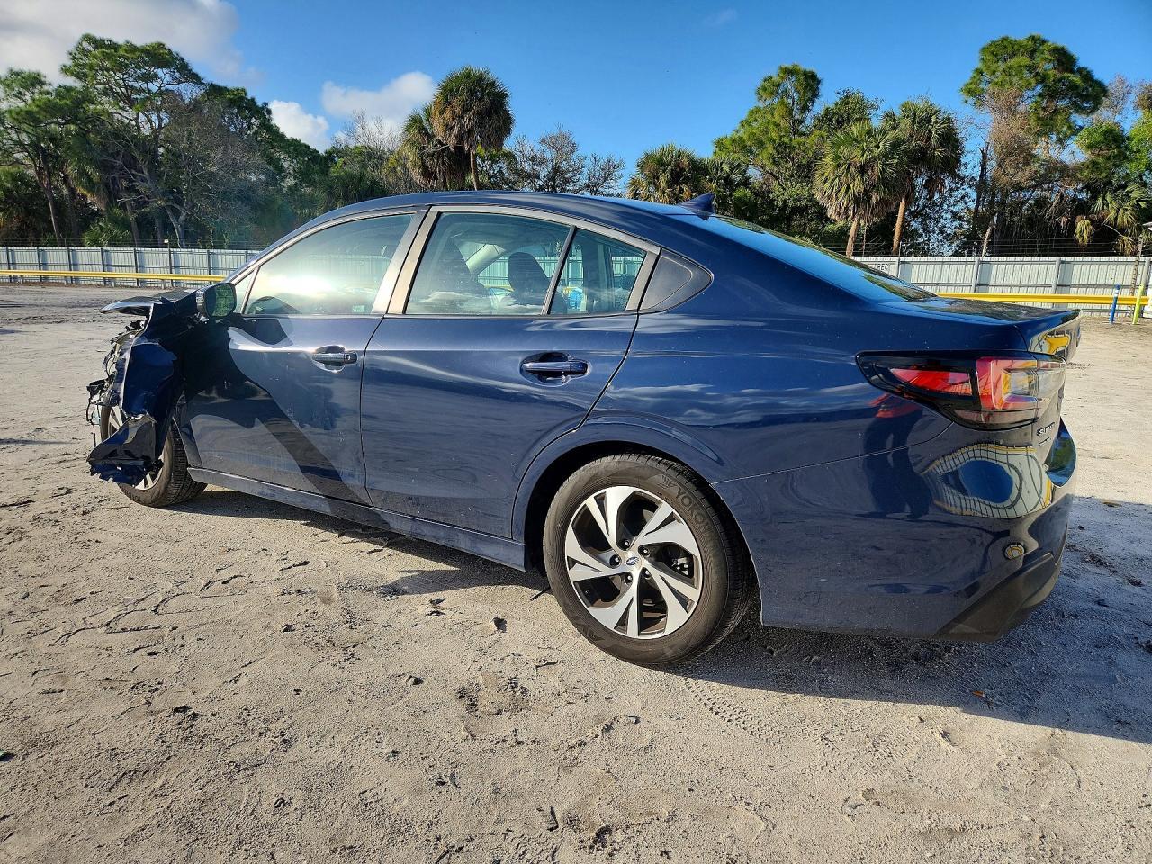 2023 Subaru Legacy Premium - Фото 2