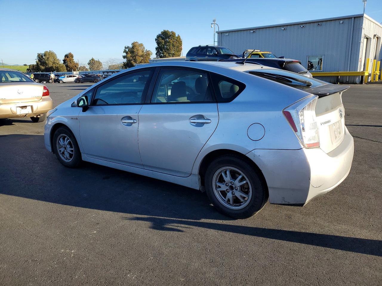 2011 Toyota Prius - Фото 2