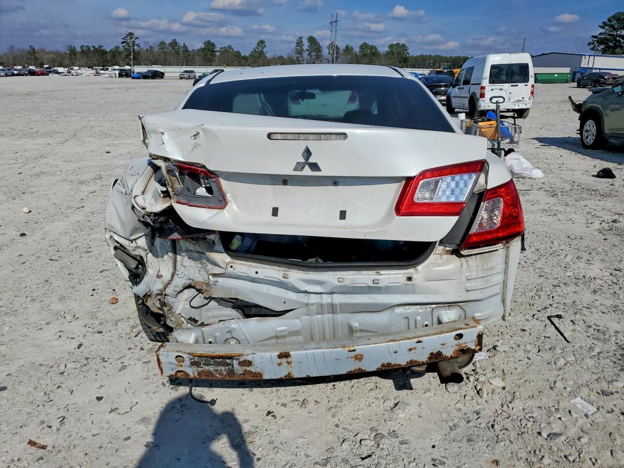 2012 Mitsubishi Galant Fe - Image 6